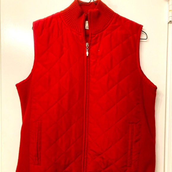Women’s Red Vest - Picture 1 of 2